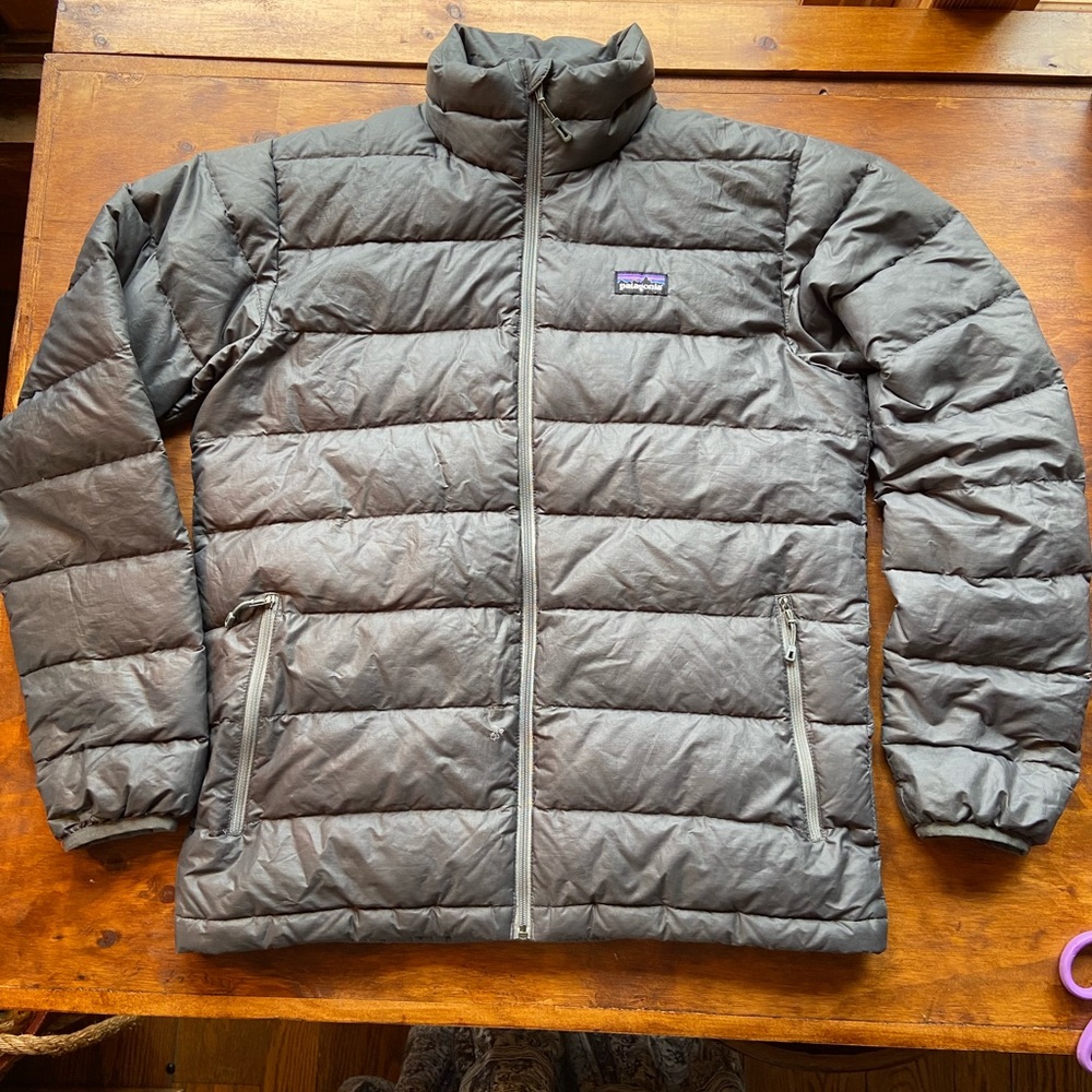 Patagonia Men’s Small Down Jacket